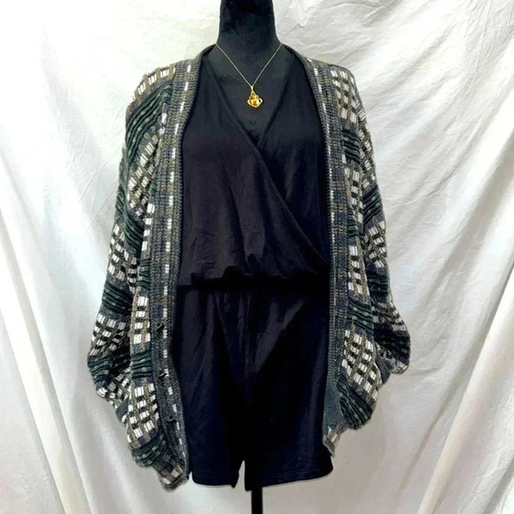 Black romper - Picture 1 of 7